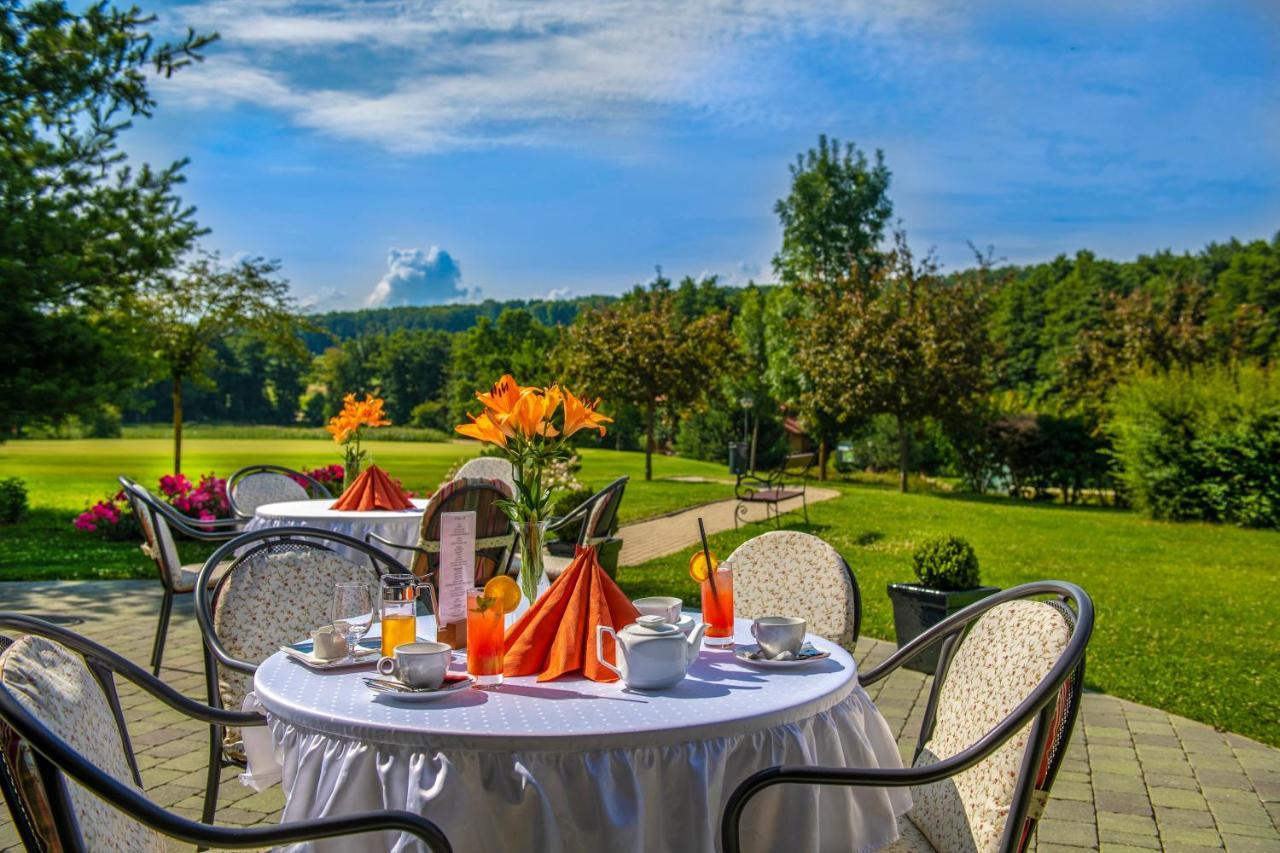 Hotel Forest Hills Zirc Luaran gambar