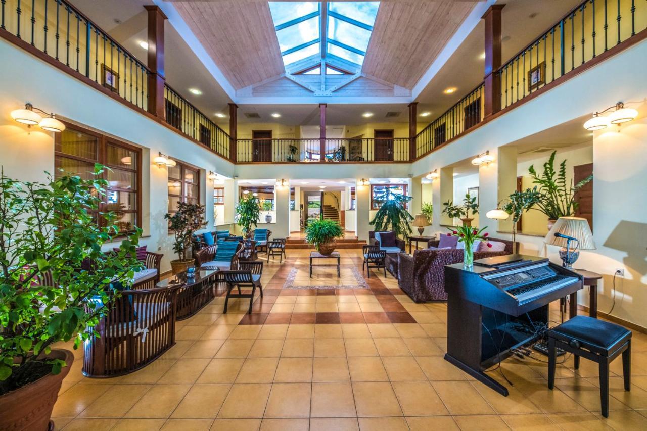 Hotel Forest Hills Zirc Luaran gambar