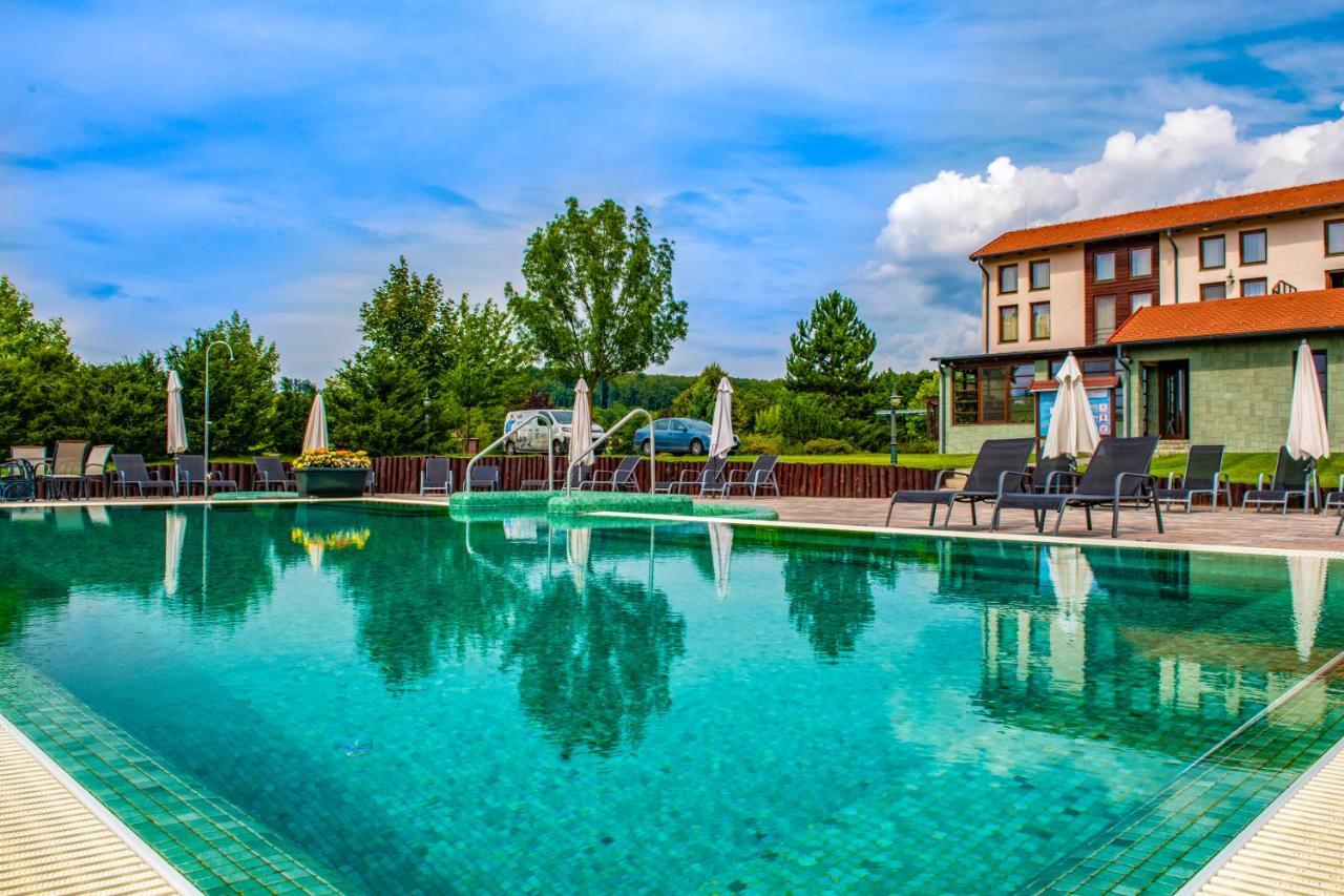 Hotel Forest Hills Zirc Luaran gambar