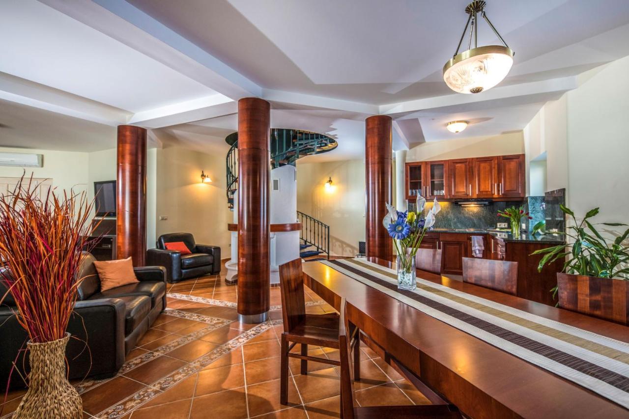 Hotel Forest Hills Zirc Luaran gambar