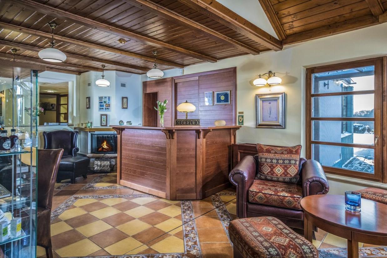 Hotel Forest Hills Zirc Luaran gambar