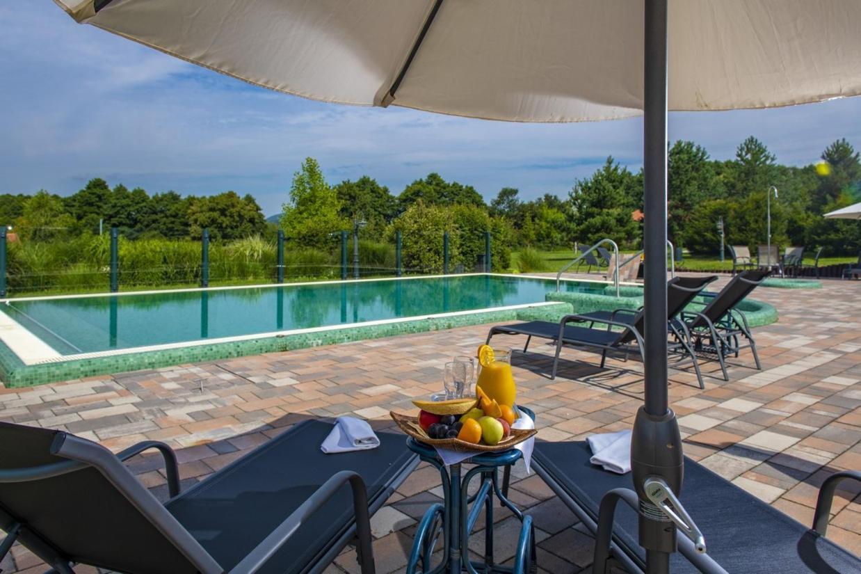 Hotel Forest Hills Zirc Luaran gambar